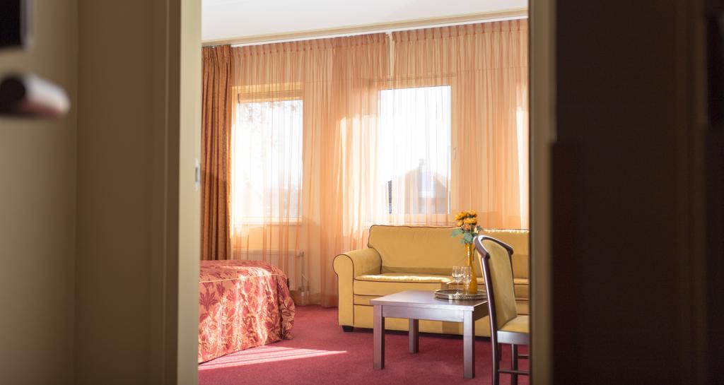 Hotel Umberto Вийхен Екстериор снимка