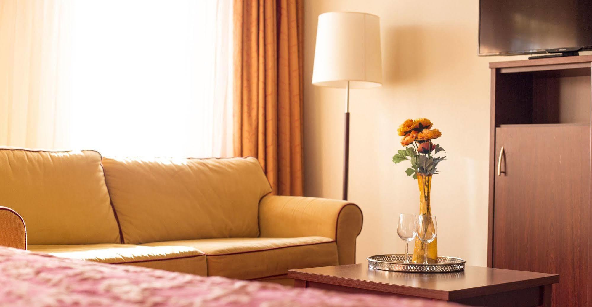 Hotel Umberto Вийхен Екстериор снимка